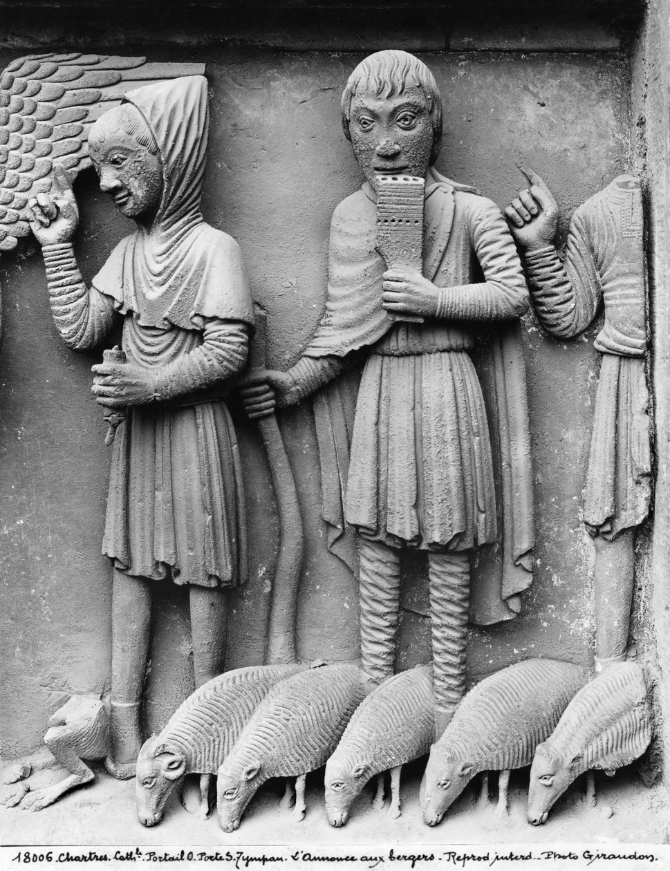 Västportal, södra dörren, tympanon föreställande Madonnan och barnet på tronen, Herdarnas tillkännagivande, ca 1145-50 (detalj) av French School