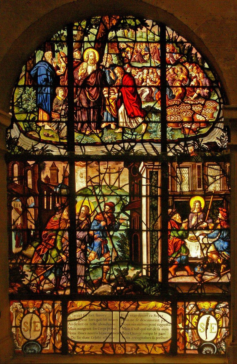 Fönster i Charnier (w.4) som visar de 5000:s matning och mötet och kvällsmaten i Emmaus av French School