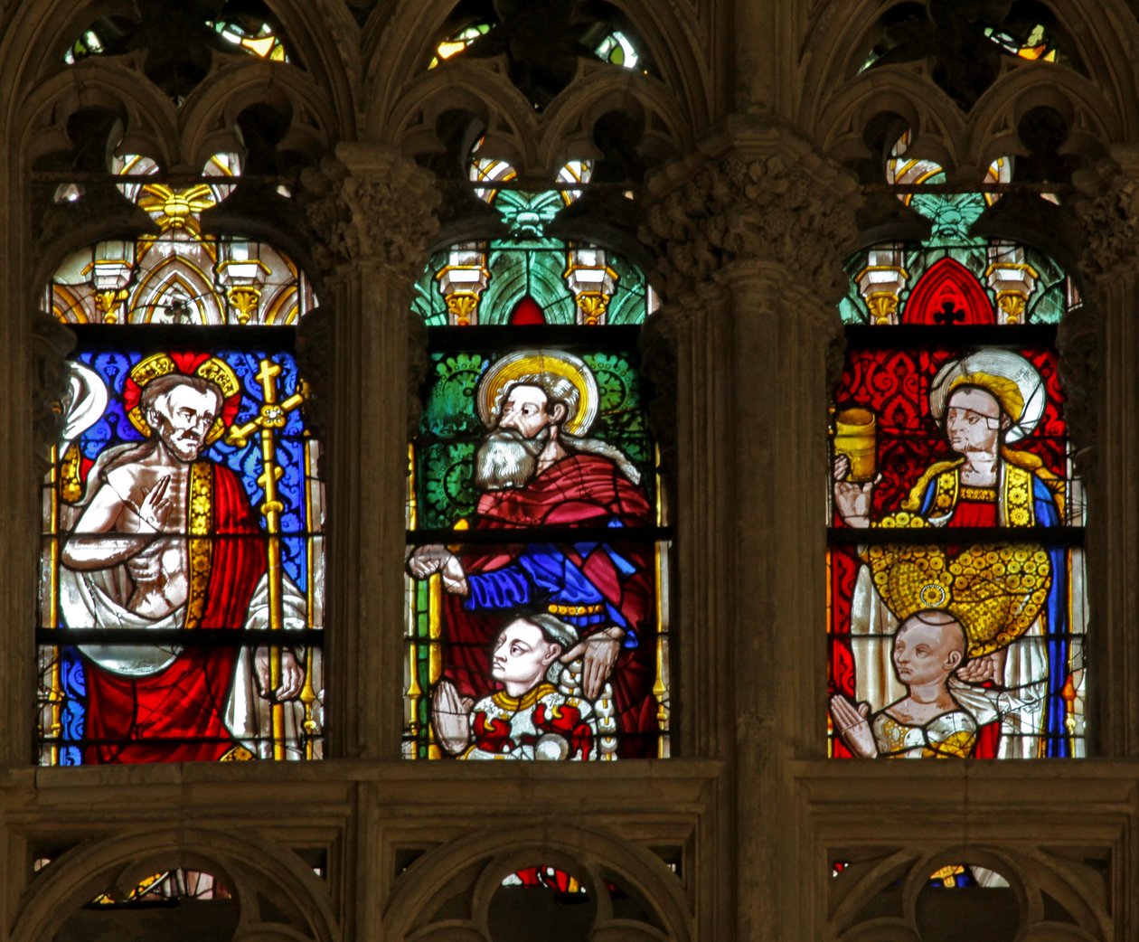 Fönster w137 föreställande Maria Magdalena, Kristus och Sankt Antonius av French School
