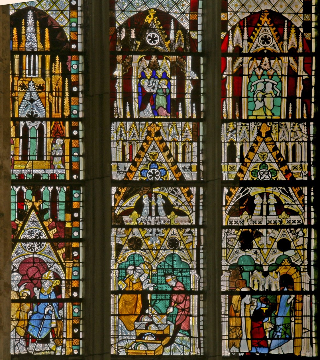 Fönster w17 som visar scener från St Stephens liv och historien om hans reliker. av French School