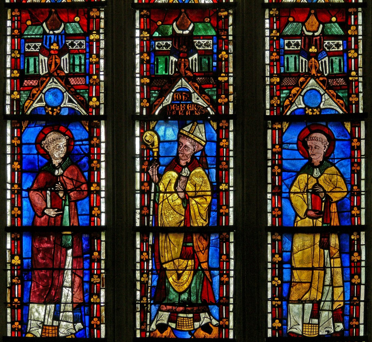 Fönster w21 föreställande St Sylvester med donatorn Jean de Bernieres; St Protais av French School