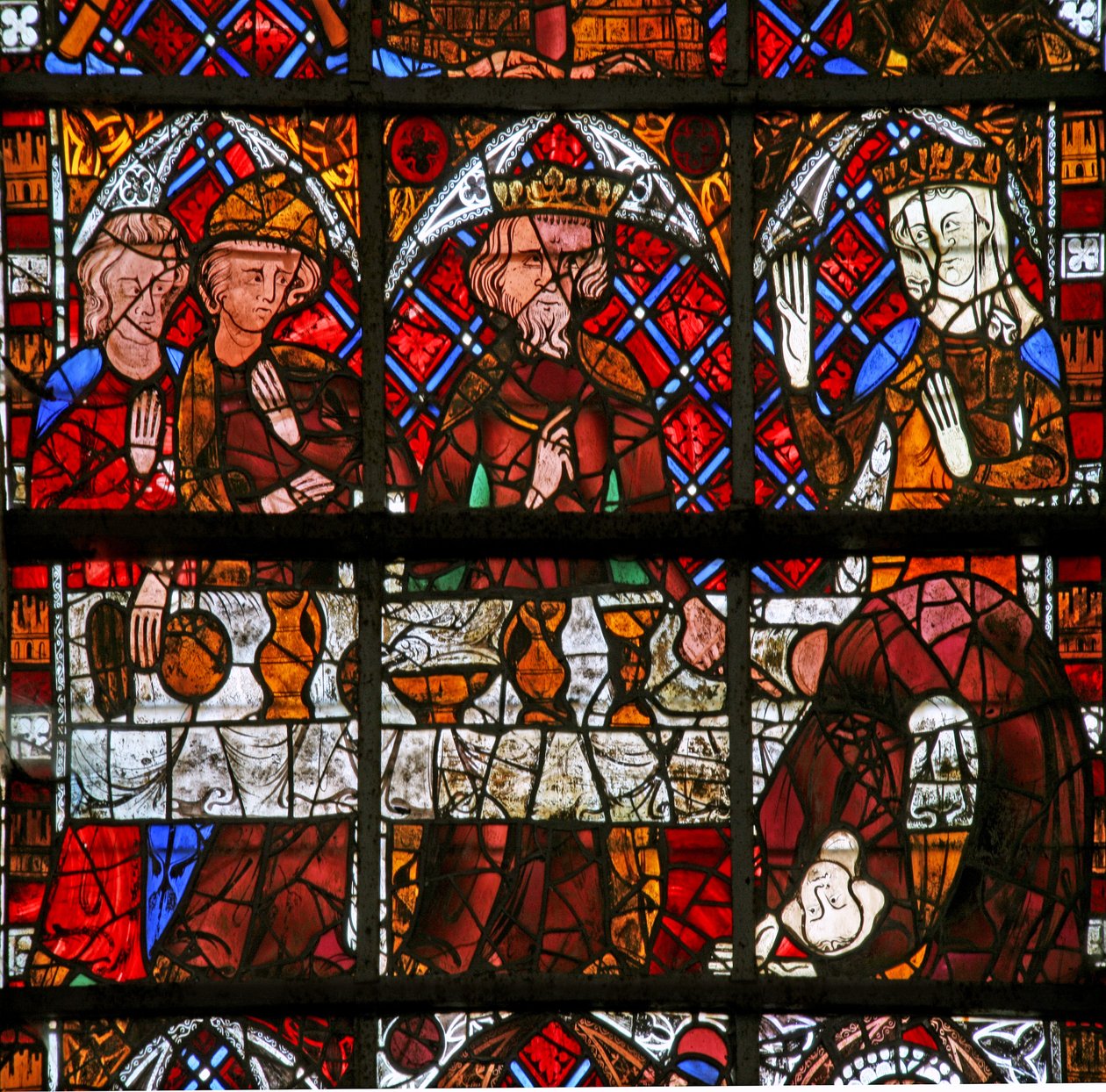 Fönster w225 som visar scener från Johannes Döparens liv; Salome dansar för Herodes av French School