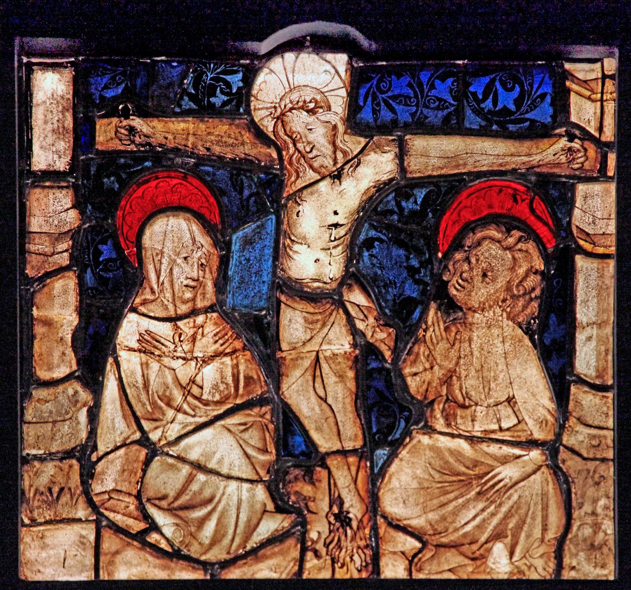 Fönster w7 som visar korsfästelsen, från Church of Betton, Bretagne av French School