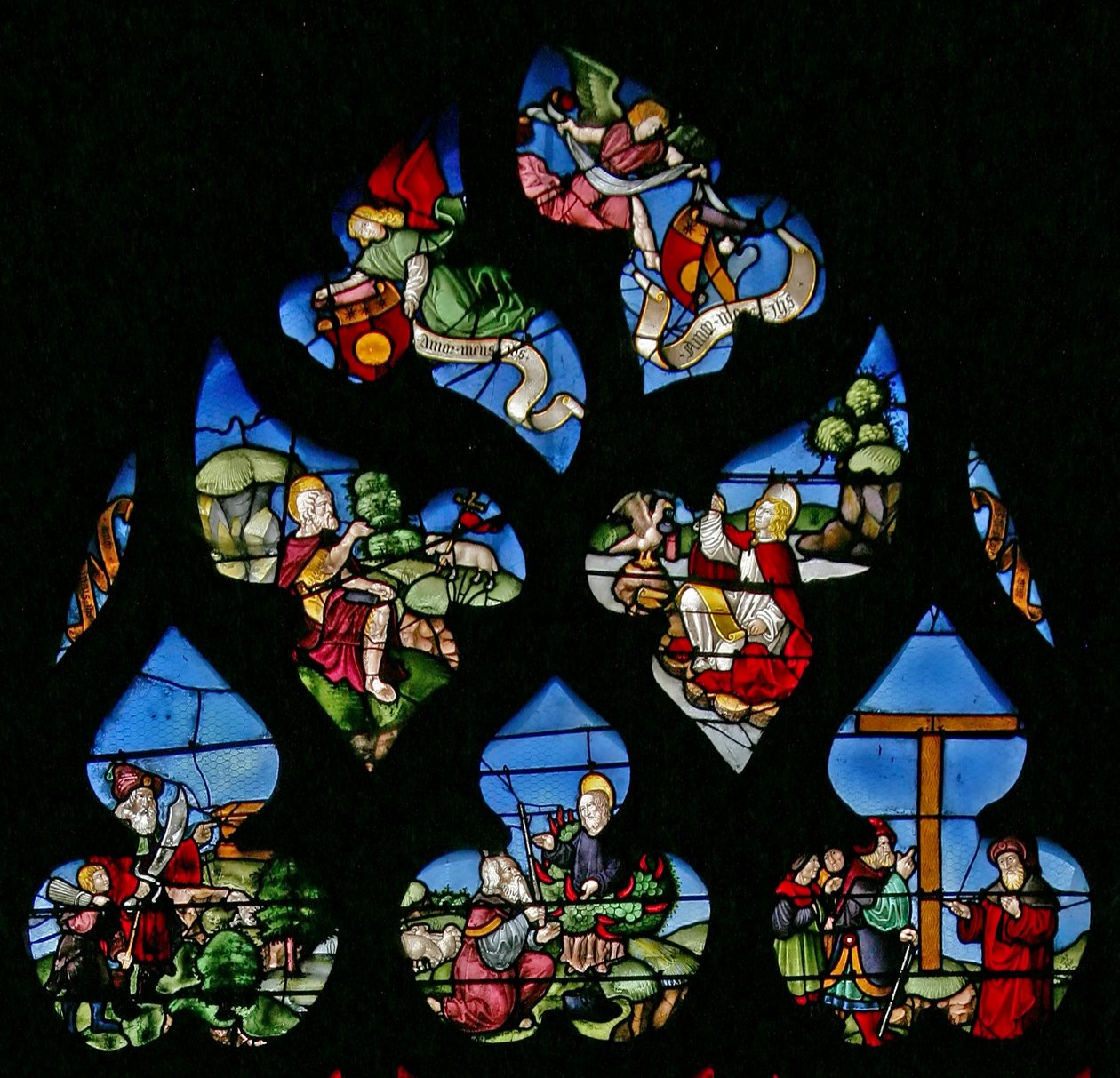 Fönster w8 föreställande Johannes döparen, Johannes evangelisten, Abraham och Isak, Moses och den brinnande busken och korshöjden av French School