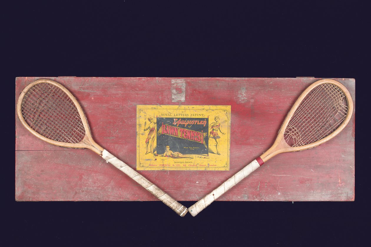 Originallåda för ett Sphairistike-set (furulåda med racketar och etikett) av French and Co.