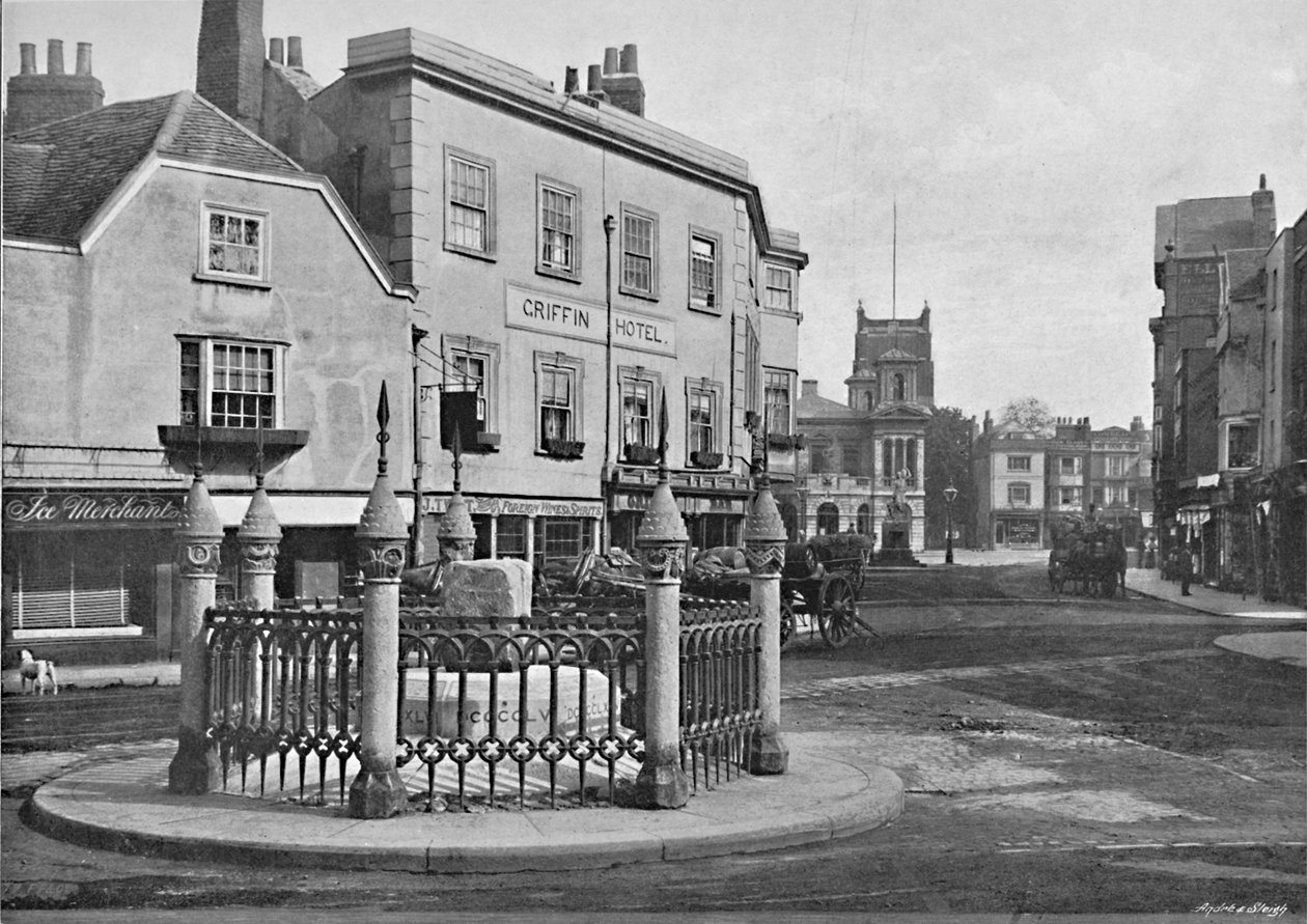 Kröningssten och marknadsplats, Kingston-on-Thames, c1896 av Frith and Co