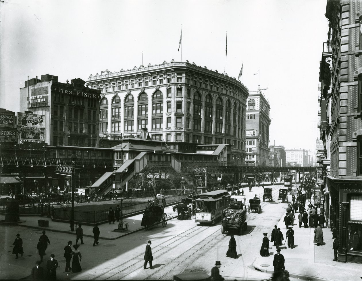 Herald Square, Saks och Macy