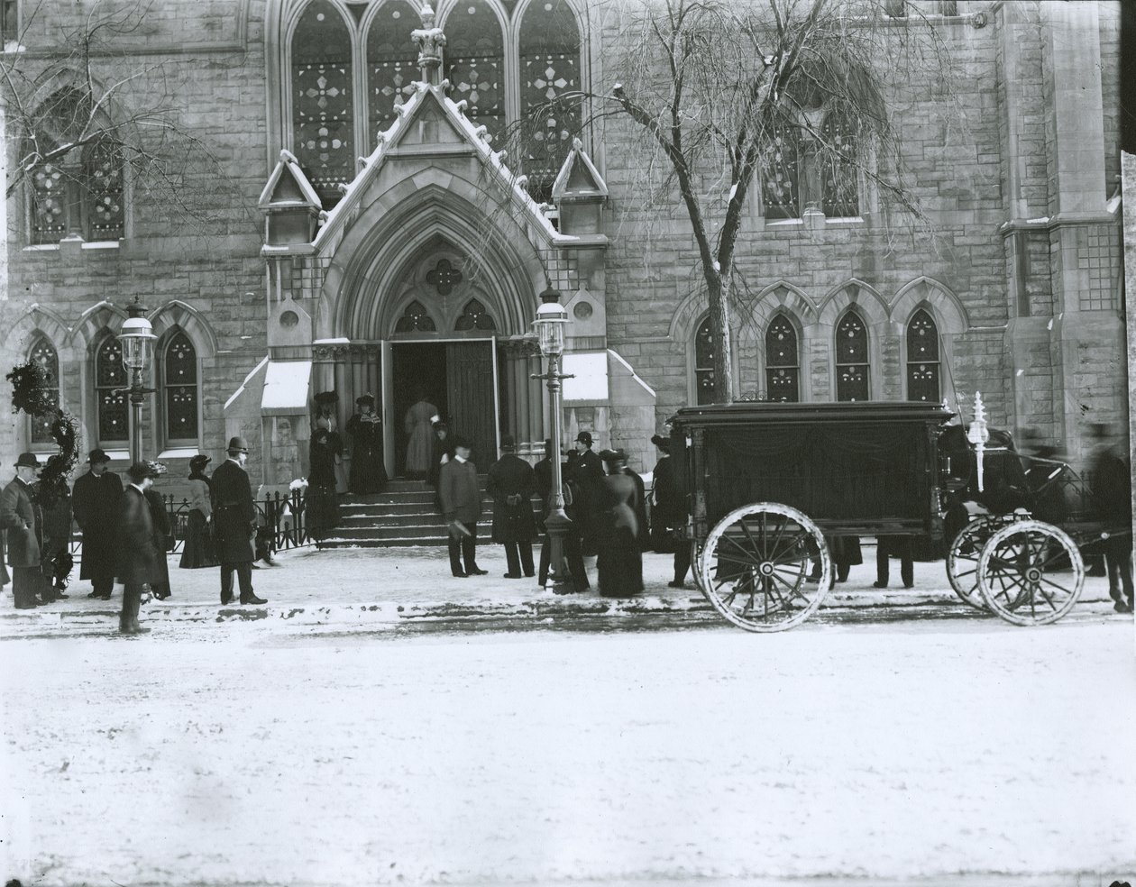 Mrs Gilberts begravning, Bloomingdale Reformed Dutch Church, New York City av G.P. Hall und Sohn