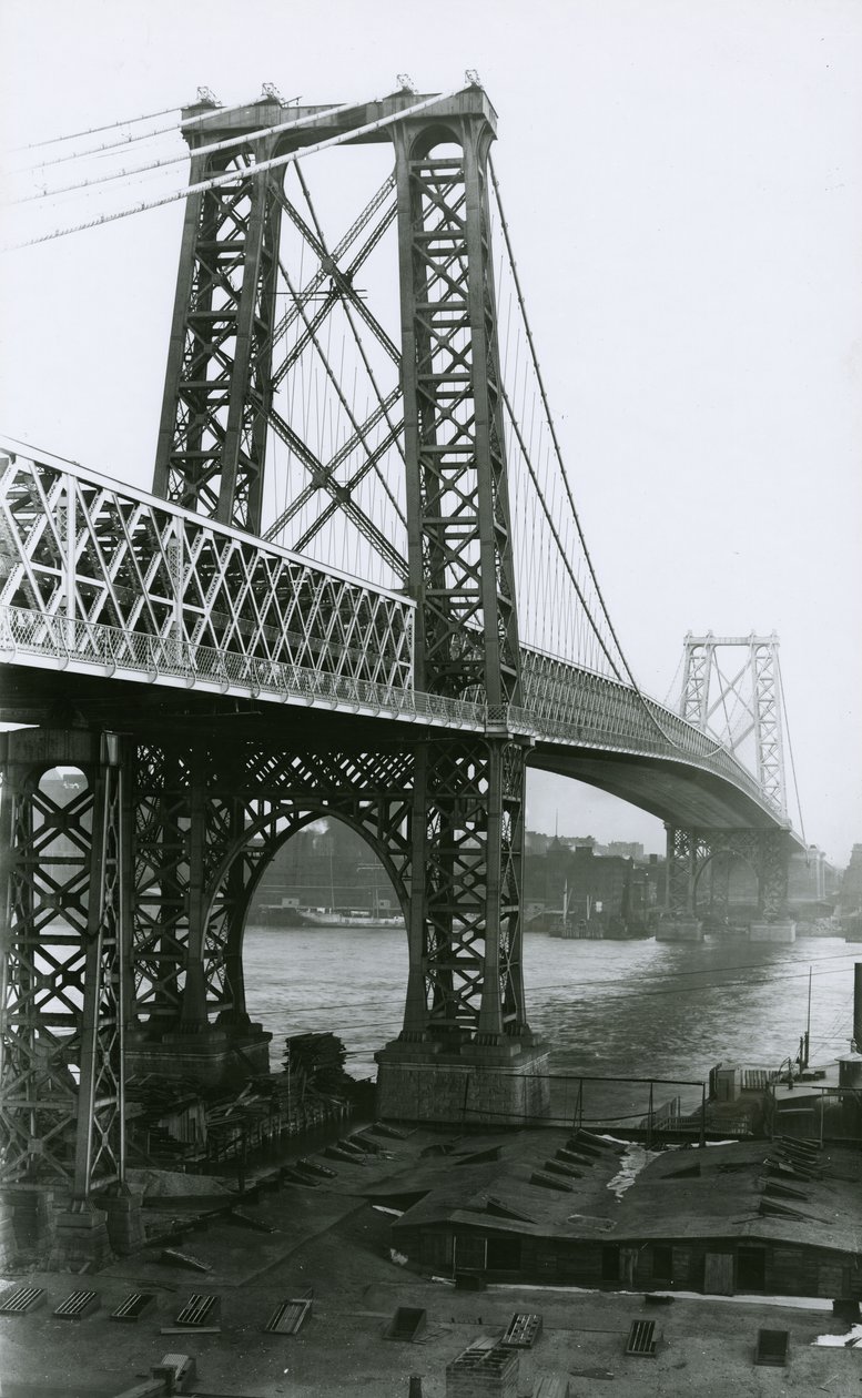 Williamsburg Bridge över East River under byggnadstiden, 1898 av G.P. Hall und Sohn