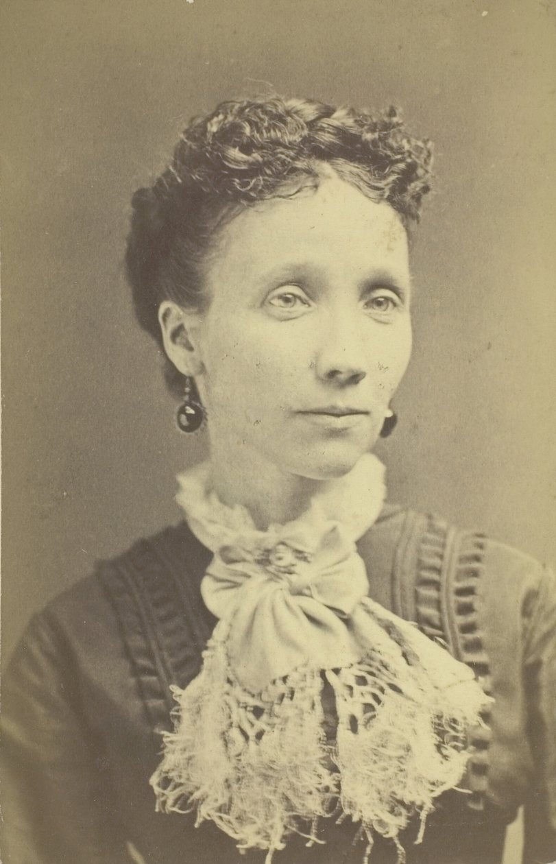 Untitled Portrait of Woman, 185099. av G. C. Gilchrest
