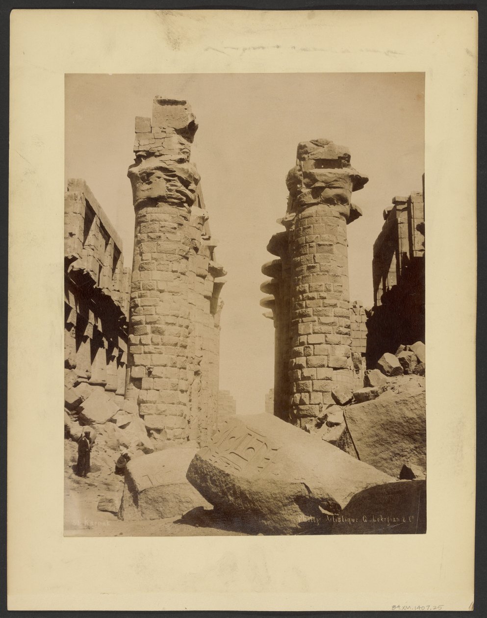 Karnak av G. Lekegian