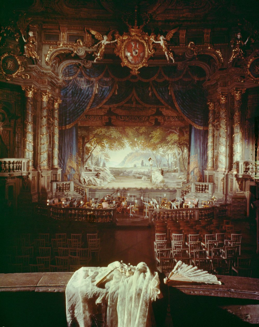 Utsikt från en loge i Markgravens operahus ... av G. and Carlo Galli Bibiena
