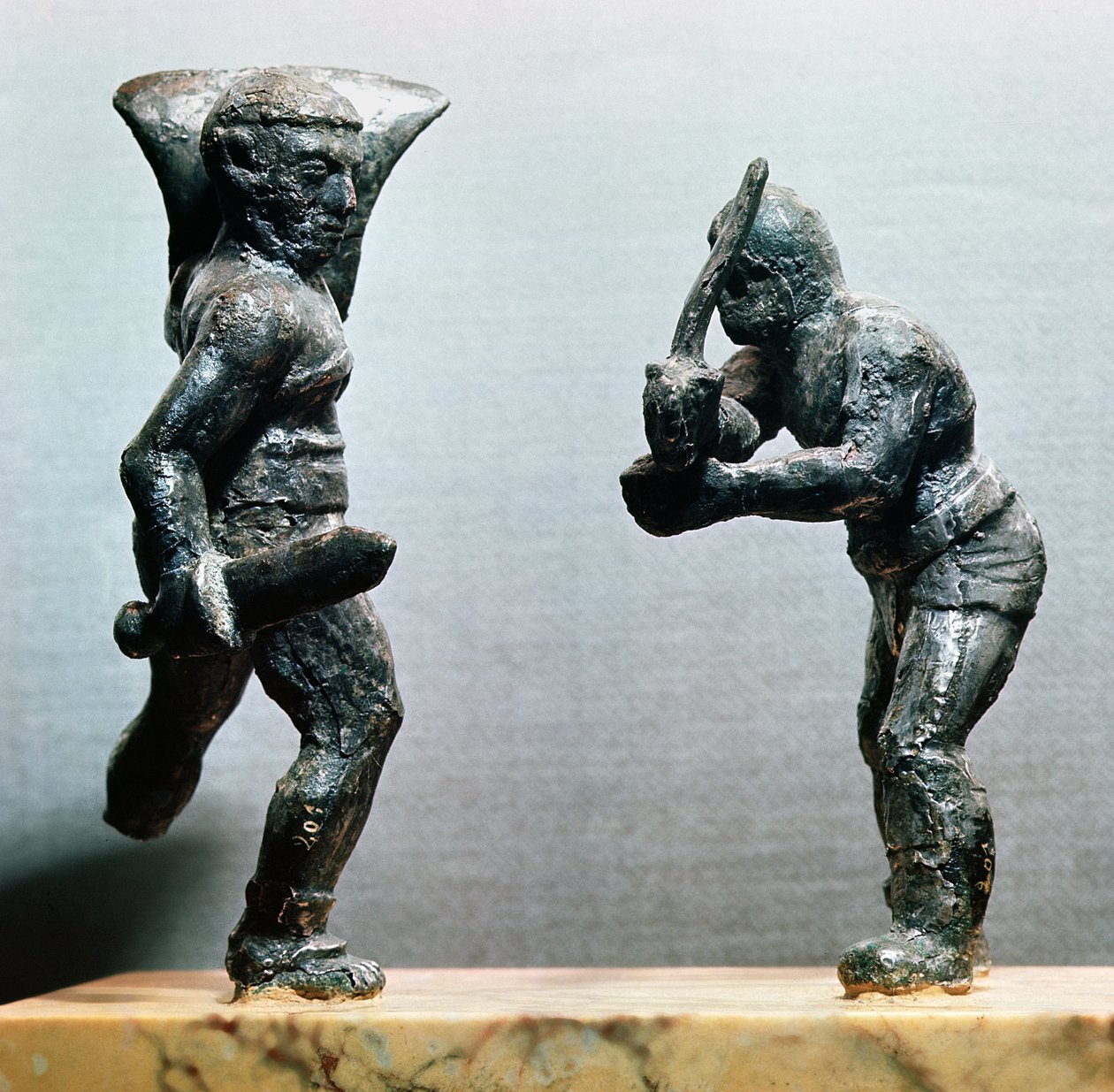 Två gladiatorer i strid (brons) av Gallo Roman