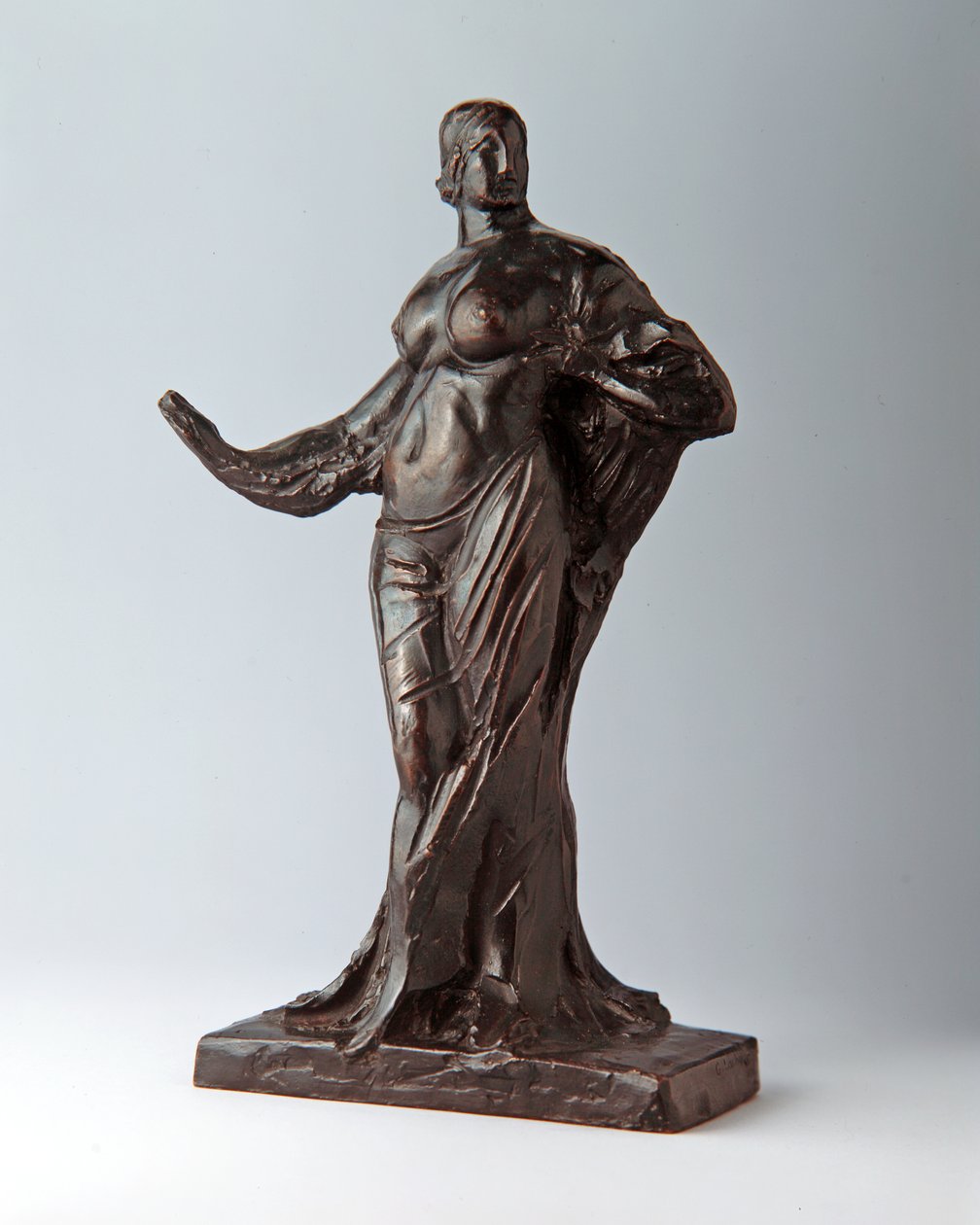 Stående kvinna med höger arm utsträckt, 1917-18 (gjuten ca 1918-25) (brons) av Gaston Lachaise