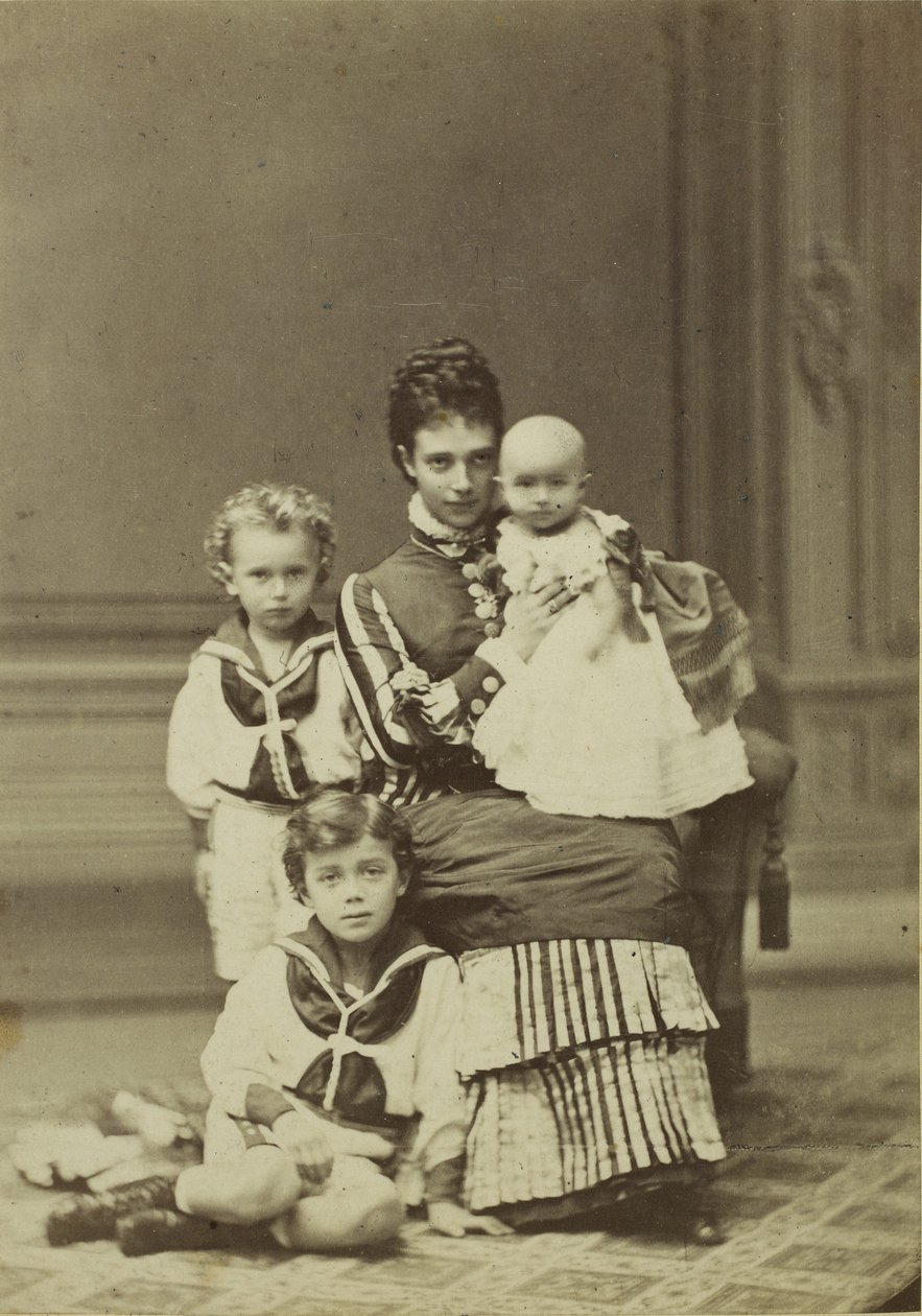 Storhertiginnan Maria Fyodorovna med barn, Nicholas Alexandrovich, George..., ca. 1875. av Georg Emil Hansen