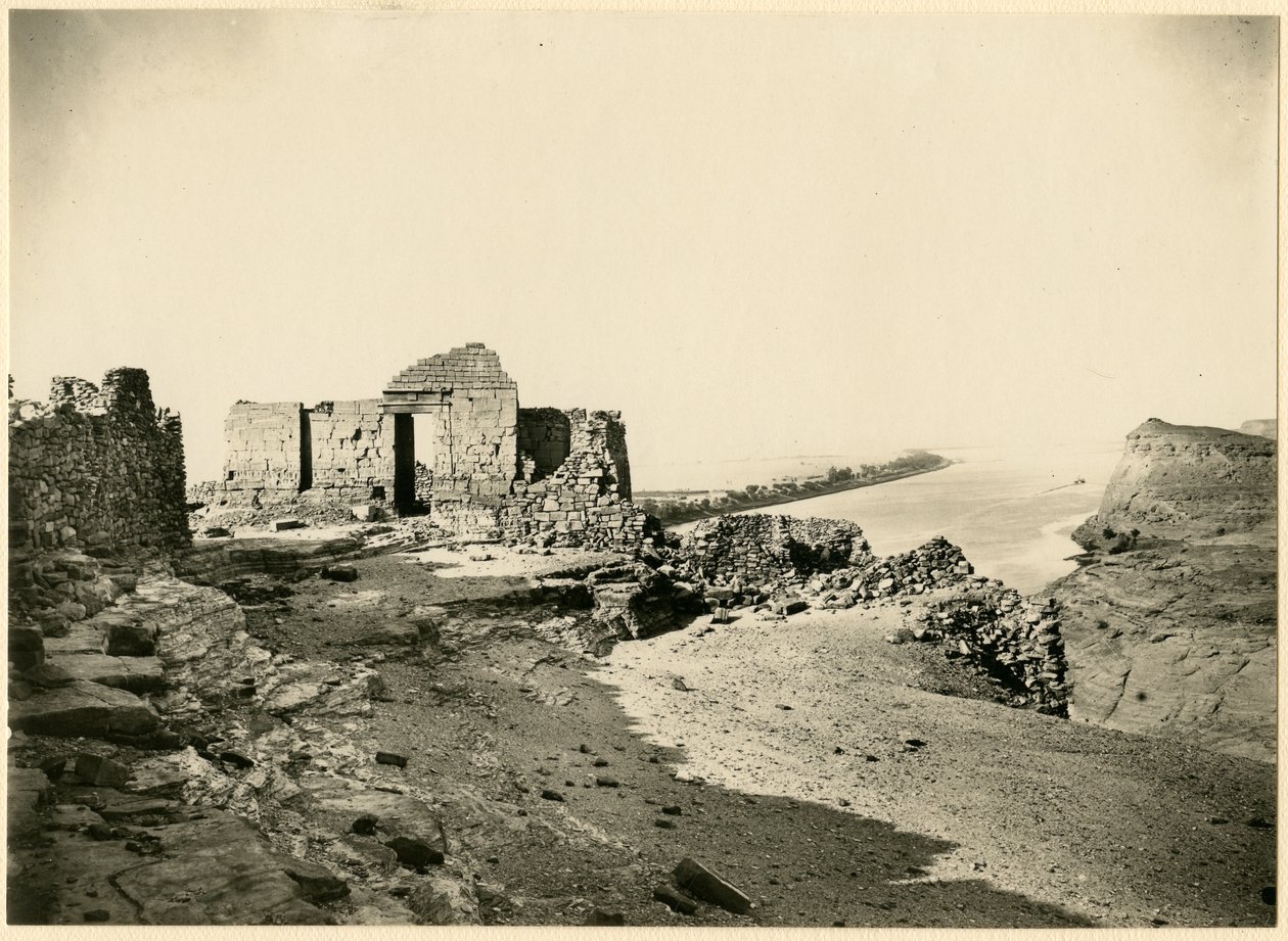 Tempelruiner, med Nilen i bakgrunden, Qasr Ibrim, Egypten, fotografi av Georg Steindorff, ca 1930 av Georg Steindorff