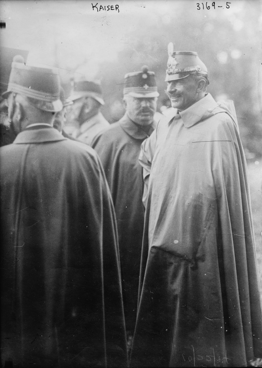 Kaiser Wilhelm med sina trupper, 1914-18 av George Grantham Bain