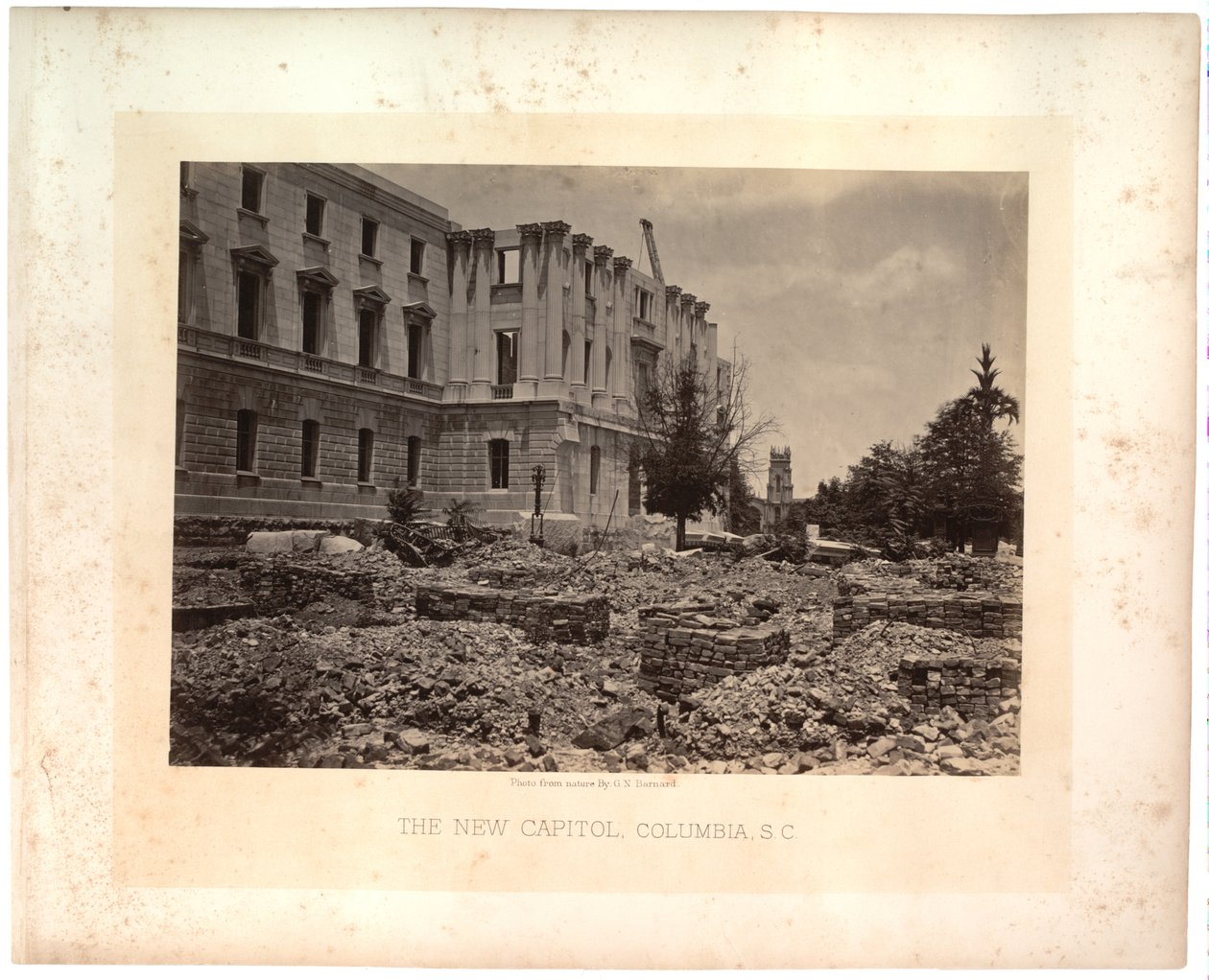 The New Capital, Columbia, S.C., foto från naturen av G.N. Barnard, 1865 (sepiafoto) av George N. Barnard