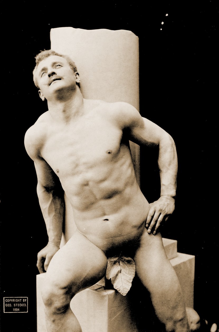 Eugen Sandow, i klassisk antik grekisk-romersk pose, c.1894 av George Steckel