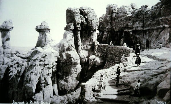 Tillvägagångssättet till Pueblo Acoma, New Mexico av George Benjamin (Ben) Wittick