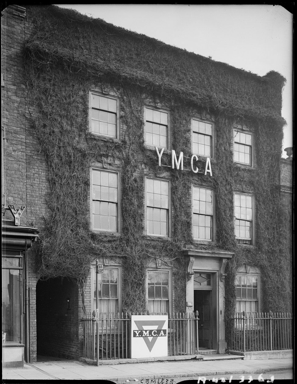 YMCA Hostel, High Street, Sutton Coldfield, Birmingham, våren 1942. av George Bernard Mason