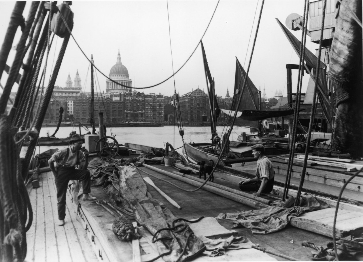 Men on a Thames pråm, South Bank, Lambeth, London, tidigt 1900-tal av George Davison Reid