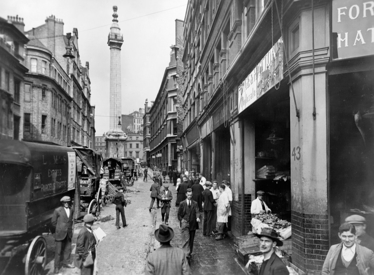 Monument Street and Monument, City of London, före 1933 av George Davison Reid