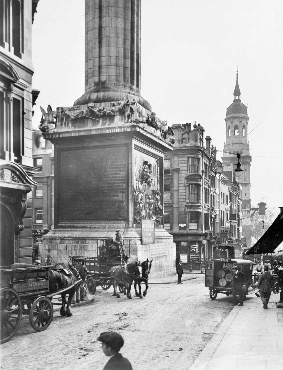 Monument och St Magnus the Martyr, Lower Thames St, City of London, före 1933 av George Davison Reid