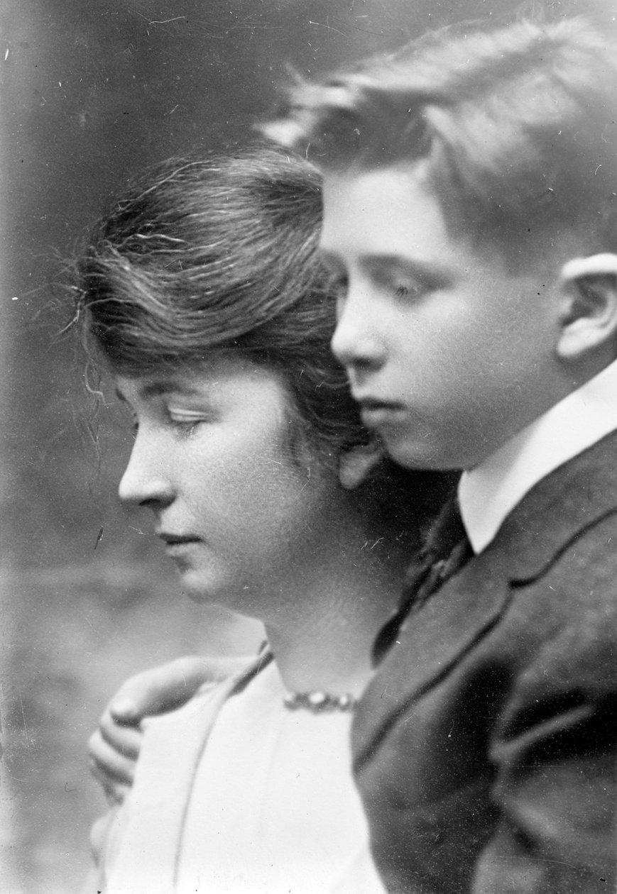 Margaret och hennes son Stuart, ca 1919 av George Grantham Bain