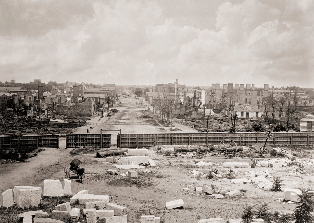 Columbia, South Carolina, USA efter brand 1865 (s/v foto) av George N. Barnard