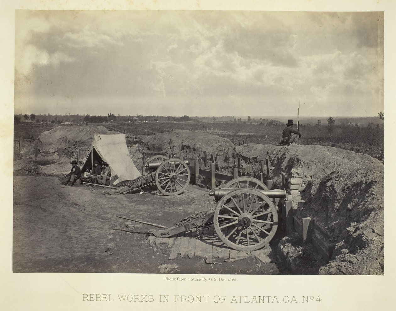 Rebell arbetar framför Atlanta, GA, nr 4, 1864. av George N. Barnard