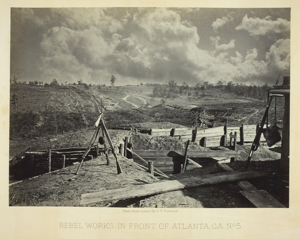 Rebell arbetar framför Atlanta, GA, nr 5, 1864. av George N. Barnard