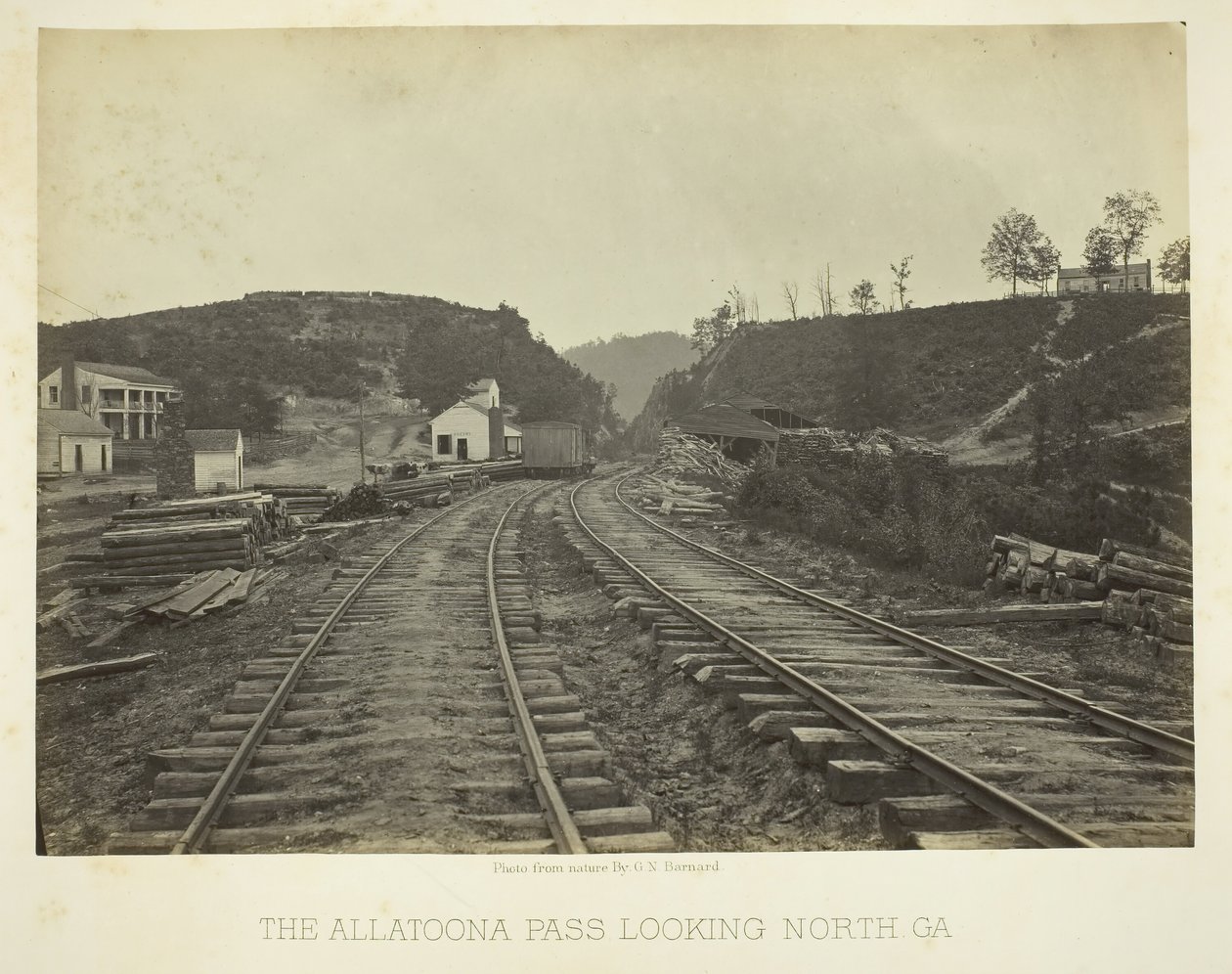 Allatoona-passet, med utsikt mot norr, GA, 1866. av George N. Barnard