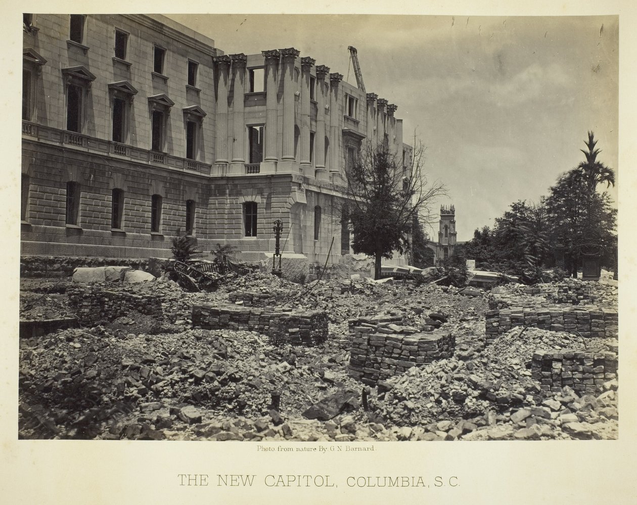 The New Capitol, Columbia, SC av George N. Barnard
