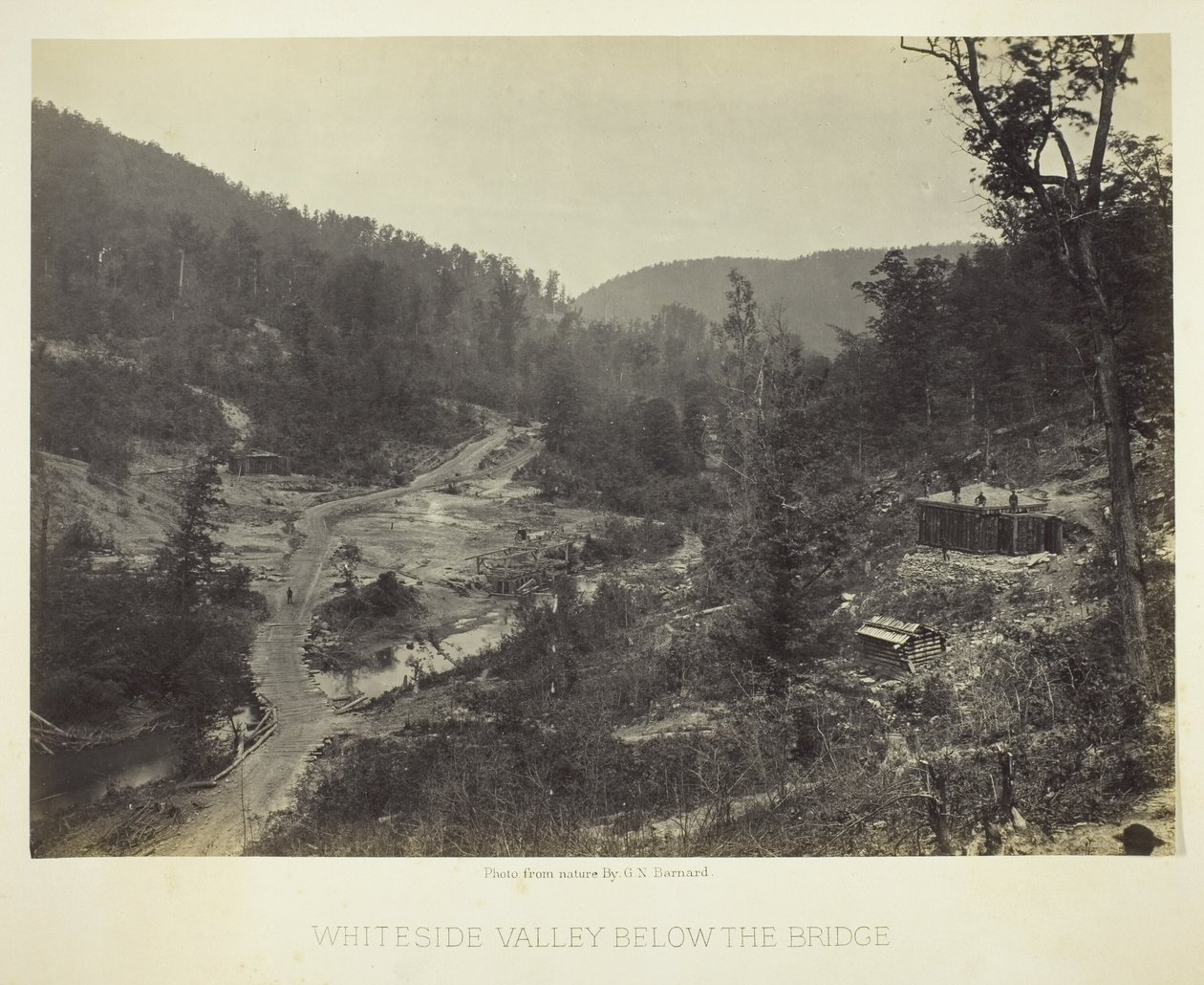 Whiteside Valley nedanför bron av George N. Barnard