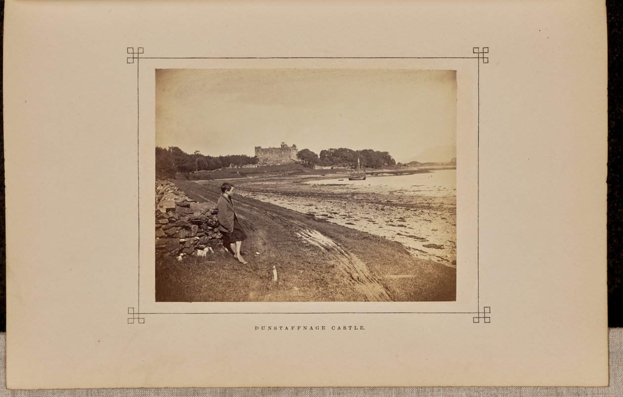 Dunstaffnage Castle av George Washington Wilson