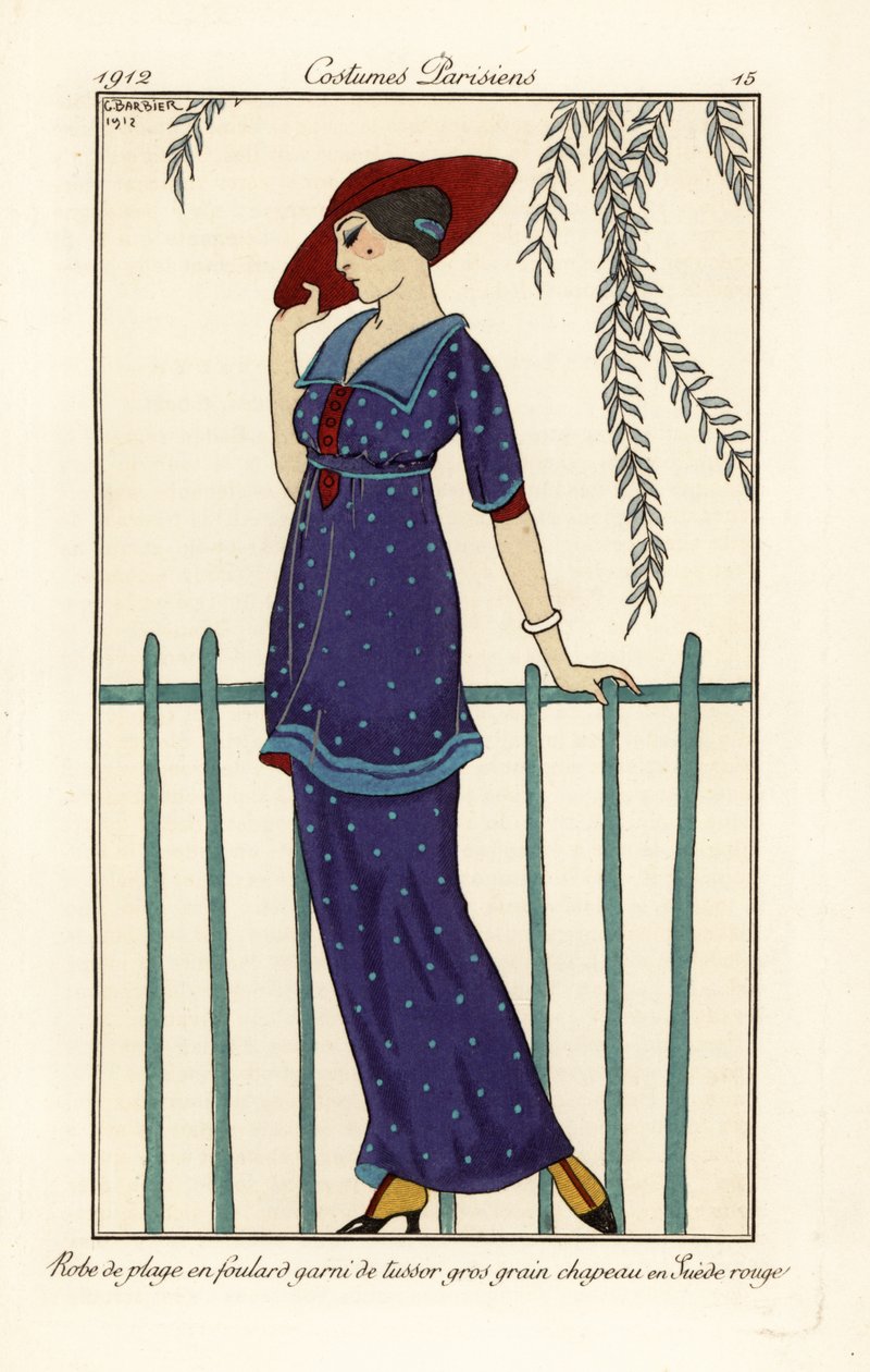Kvinna i strandklänning av foulard dekorerad med stora prickar, röd mockahatt. Robe de plage en foulard garni de tussor gros grain, chapeau en mocka rouge. Handfärgad pochoir (stencil) etsning efter en illustration av George Barbier från Tommaso Antongini