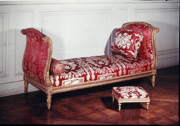 Soffa tillhörande Ludvig XVI (1754-93) 1774-91 (trä & siden) av Georges Jacob