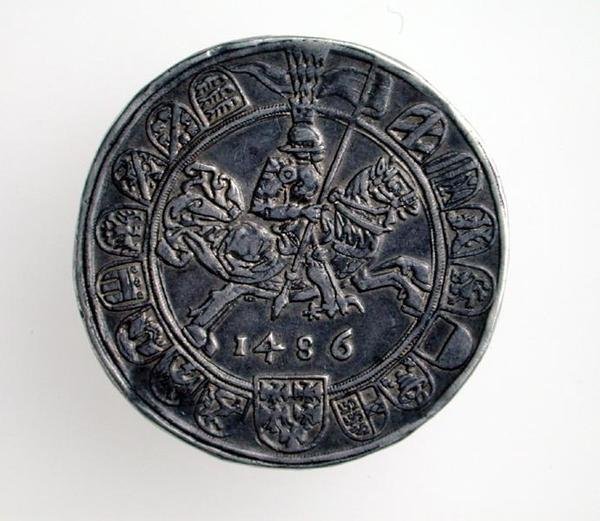 Guildiner (talare) av Sigismund (1439-96) Greve av Tirol, Hall Mint, 1486 (framsidan) (silver) (för baksidan se 168059) av German School