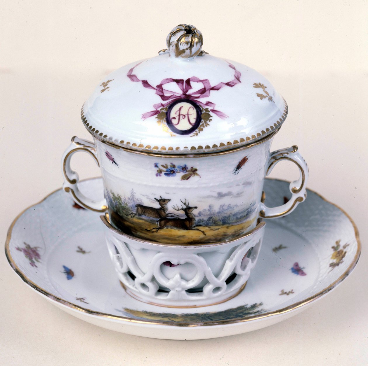 Aspkopp i porslin från 1800-talet (används för att dricka varma drycker). tysk tillverkning. Besançon. Museum of Fine Arts av German School