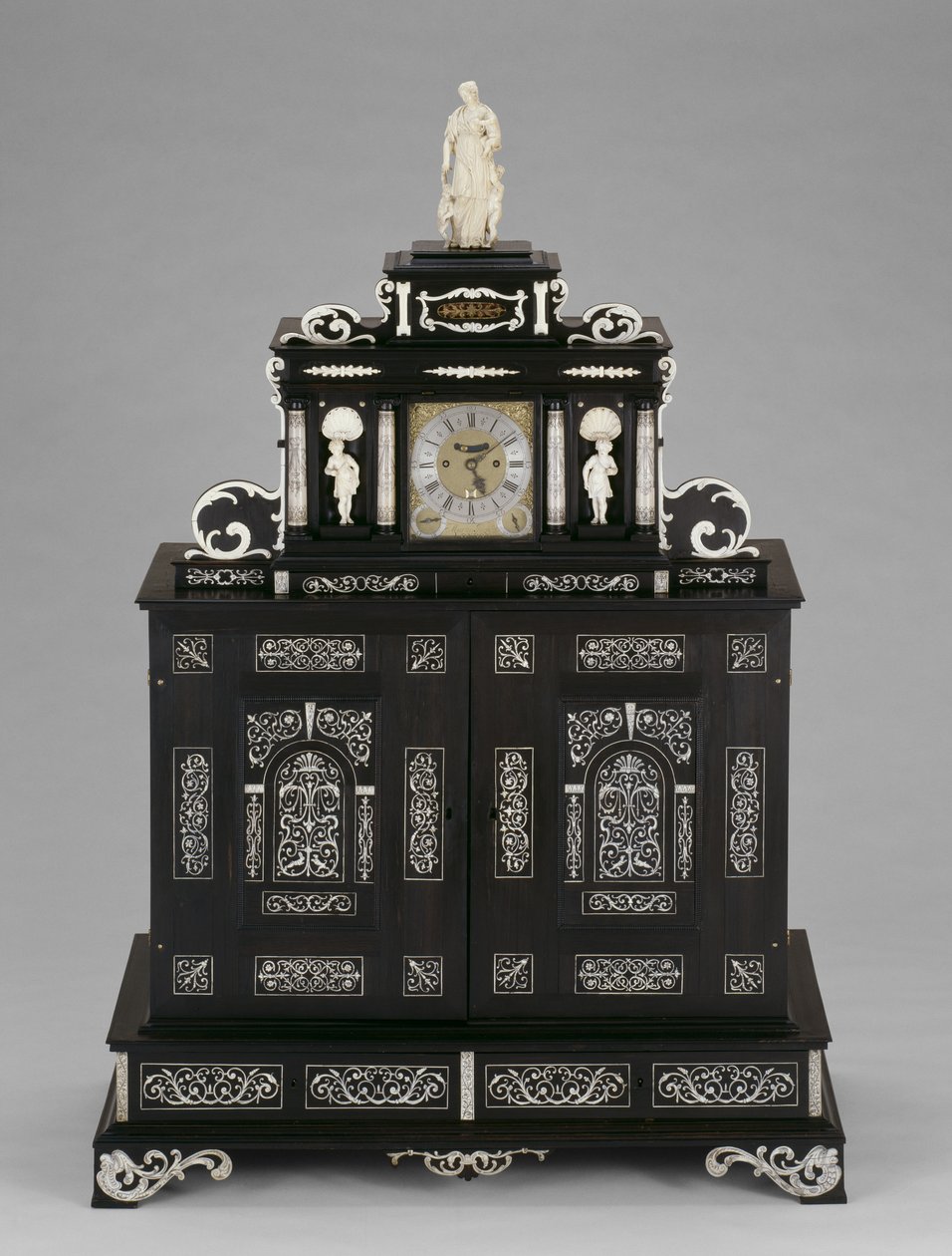 Skåp, ca 1660 (ebenholts, elfenben, olika träslag, mässing och järnredskap) av German School