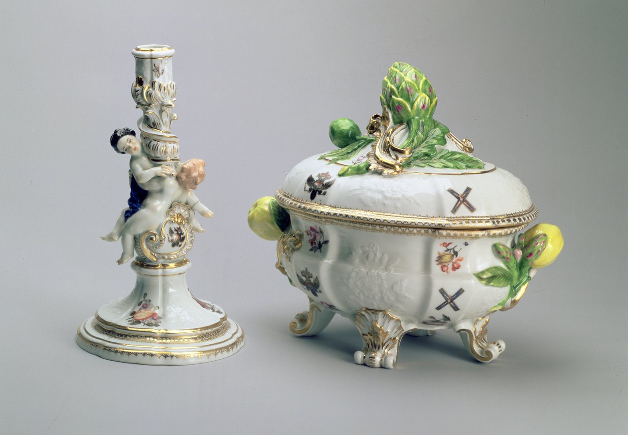 Ljusstake och täckt skål från St. Andrew Service, Meissen, 1744-5 (porslin) av German School