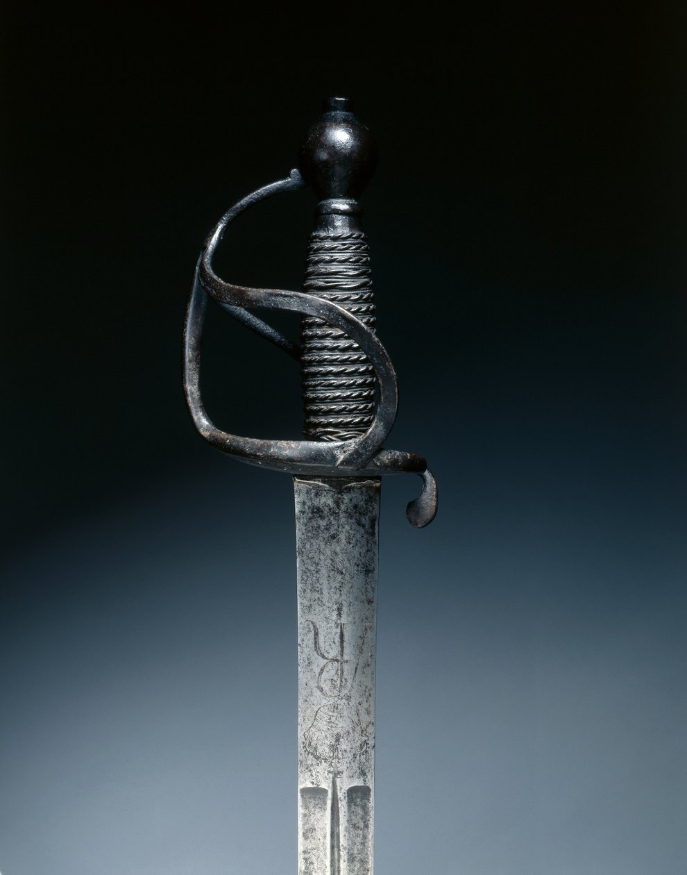 Kavallerisvärd, ca 1700-1730 (stål, trådgrepp) av German School