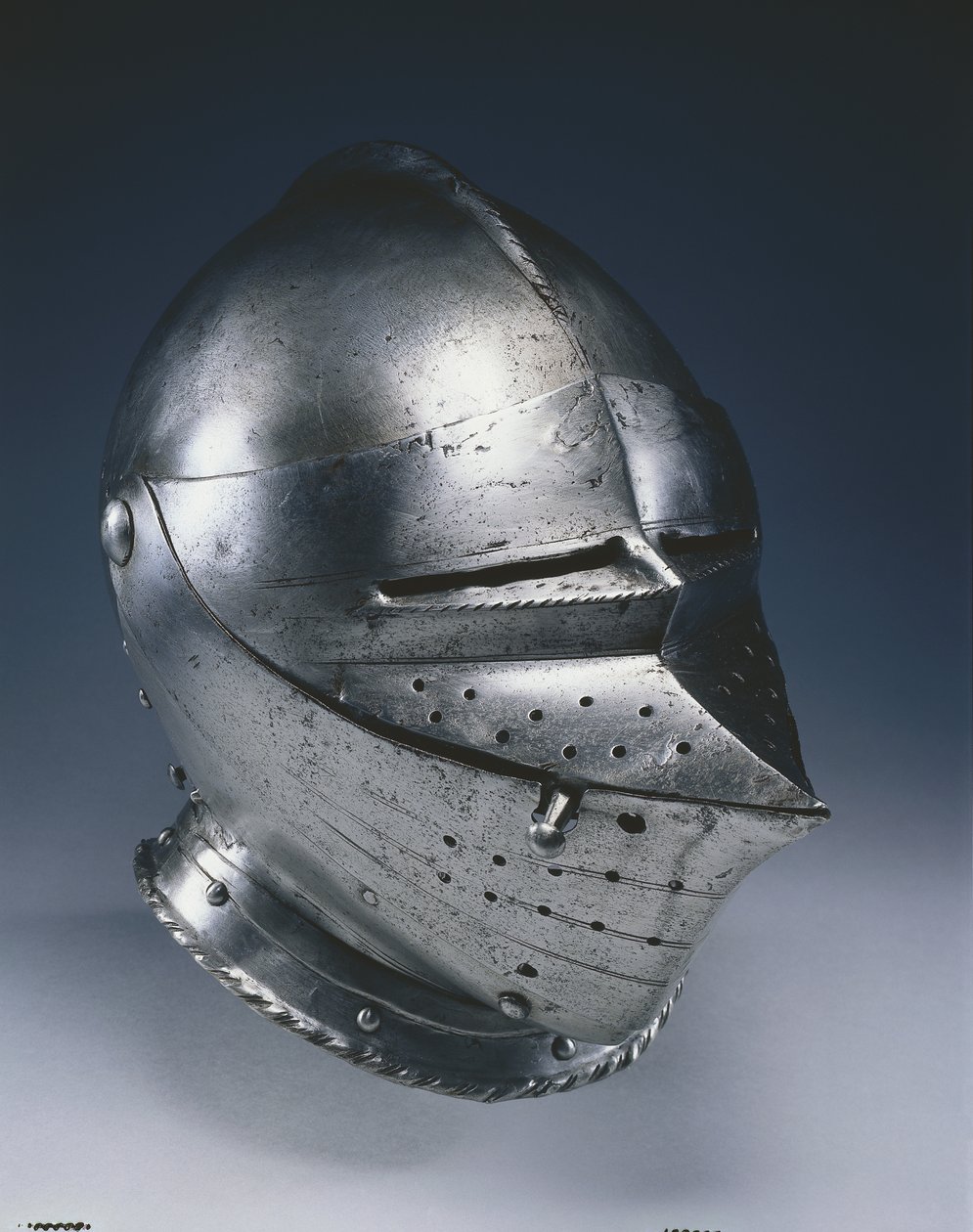Stäng hjälm, c.1510-1530 (stål med svart färg) av German School