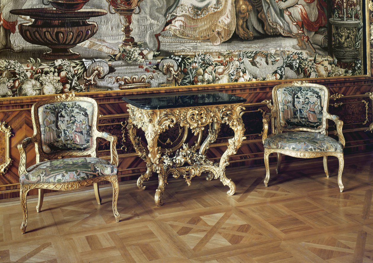 Konsolbord och två fåtöljer, 1745 av German School