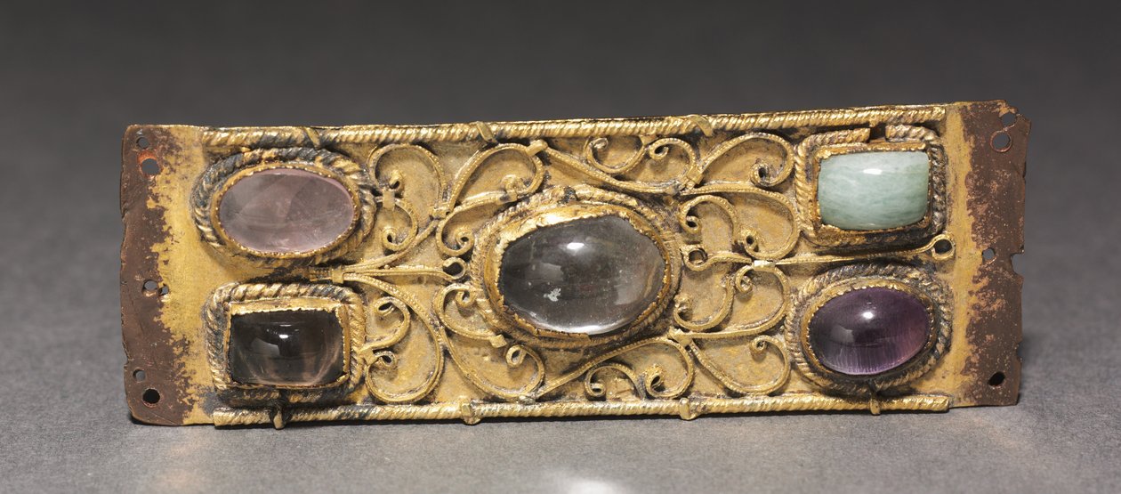 Dekorativ plakett, troligen från en relikvieskrin, c.1200 (förgylld koppar, guldtråd, cabochons) av German School