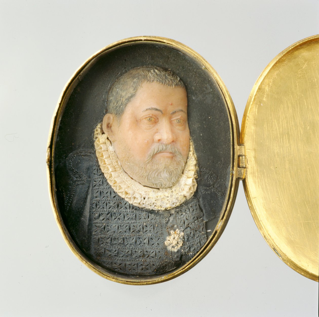 Medaljong innehållande miniatyrporträtt i vax av Landgrave Wilhelm IV (vax och guldpläterat silver) (se även 312134 och 312135) av German School