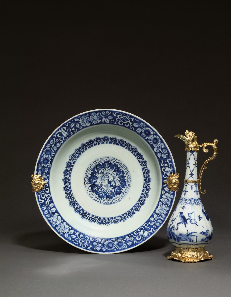 Monterad kinesisk öre och fat, Augsburg, c.1655-60 (porslin & silverförgylld) (se även 1153958) av German School