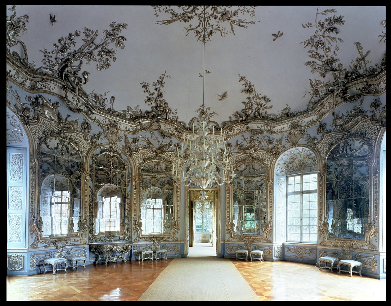 Spegelsalen, designad av Francois Cuvillies (1695-1768), med stuckatur av Johann Baptist Zimmermann (1680-1758), 1734-37 (se även 54724) av German School