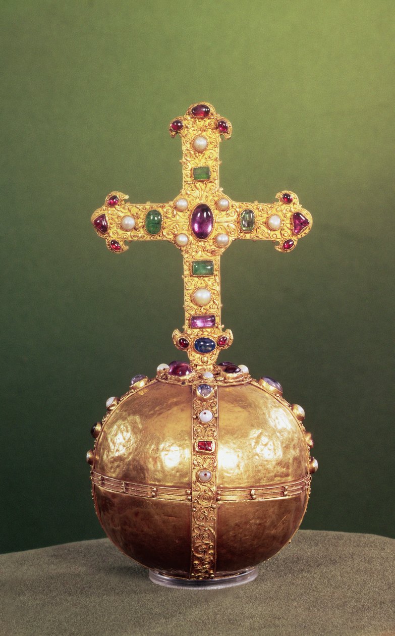 The Imperial Orb of the Holy Roman Emperors, Västtyskt, sent 1100-tal (hartsartad massa täckt med guldfolie, dekorerad med pärlor) av German School